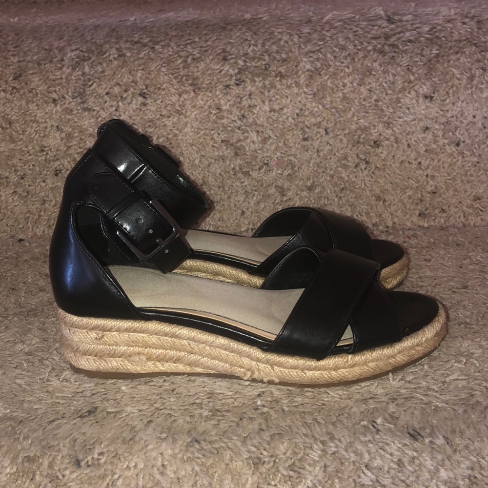 Sandals - Picture 3 of 3